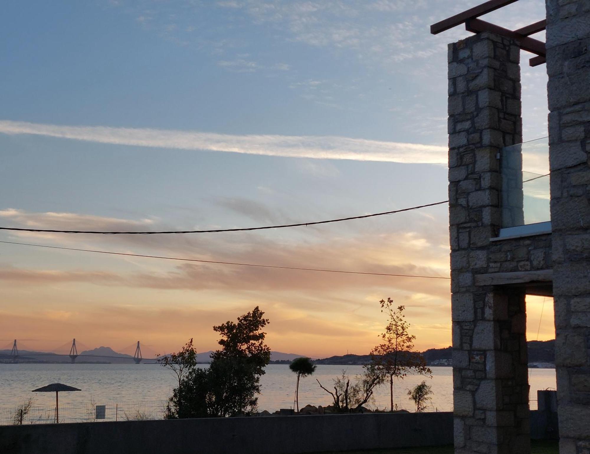 Santa Domenica Nafpaktos - Rooms And Apartments By The Sea Bagian luar foto