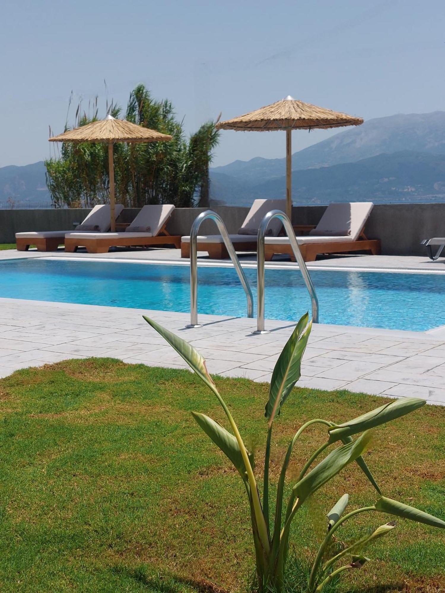 Santa Domenica Nafpaktos - Rooms And Apartments By The Sea Bagian luar foto
