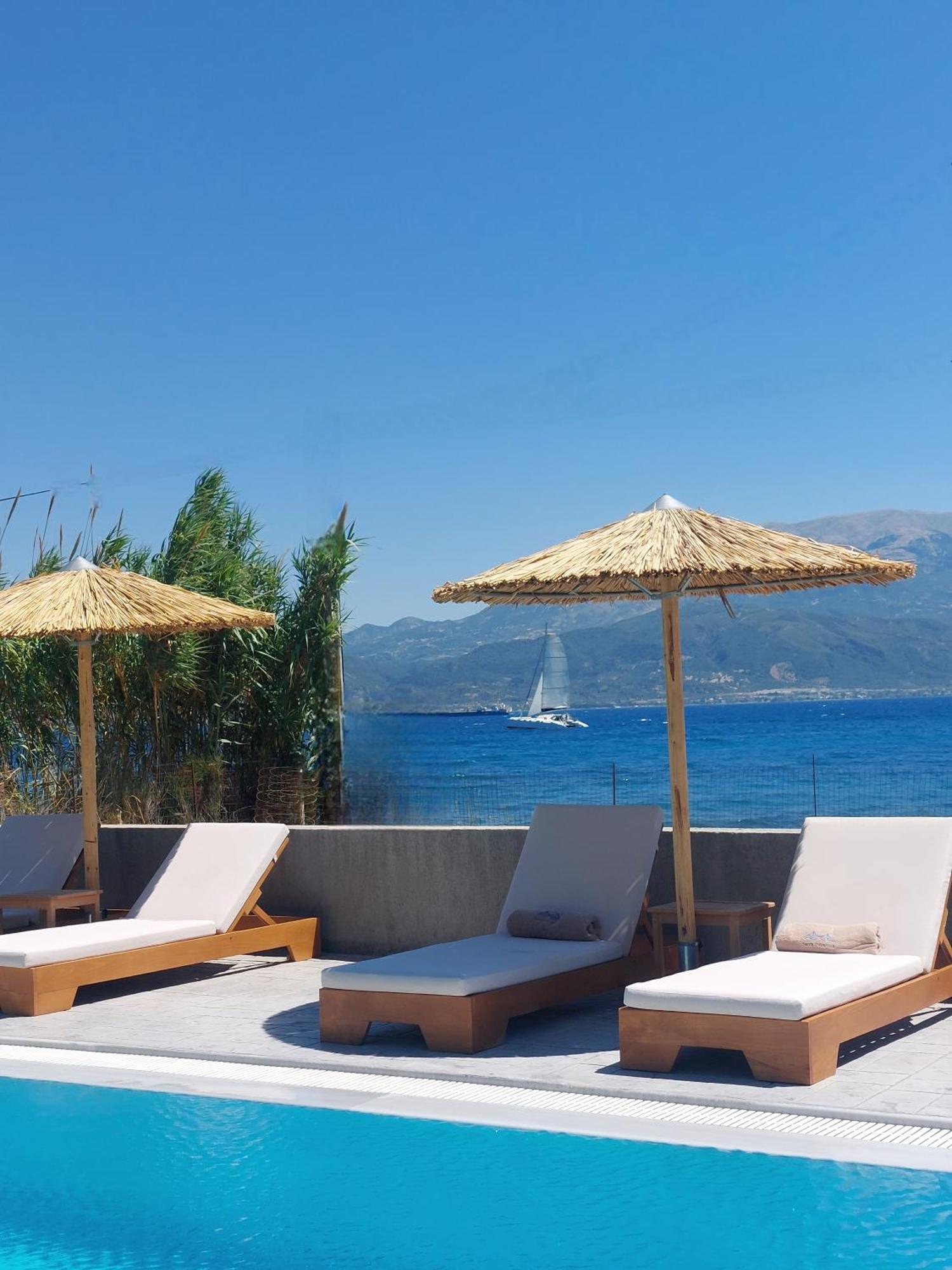 Santa Domenica Nafpaktos - Rooms And Apartments By The Sea Bagian luar foto